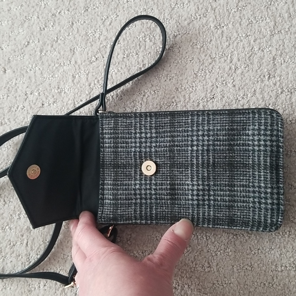 Crossbody Cell Phone Bag NWOT